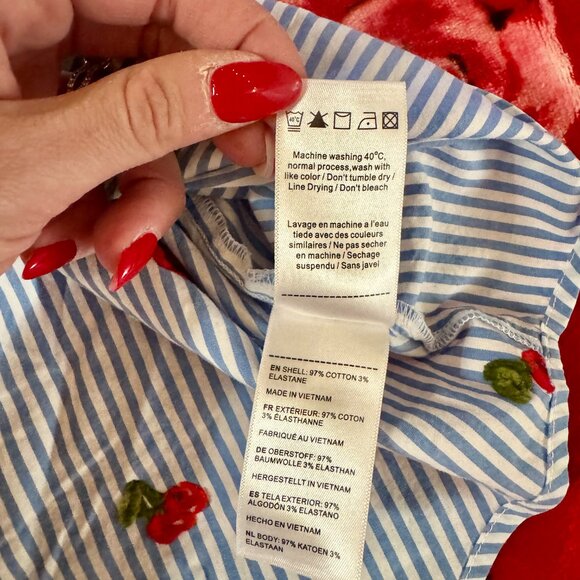 UNTUCKit “Charlotte” Cherry Embroidered Button-Down Shirt – Size M - Picture 8 of 16